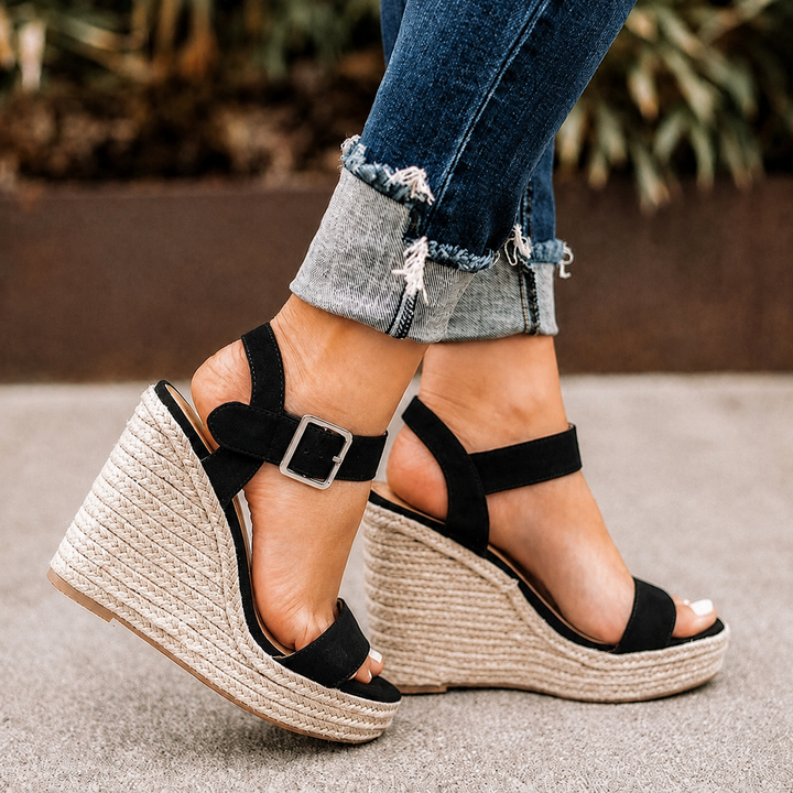 Emery Veranda Wedge Pumps – Black