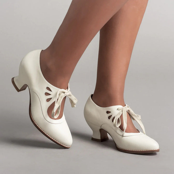 Cara Starling Elegant Pumps by Doramela