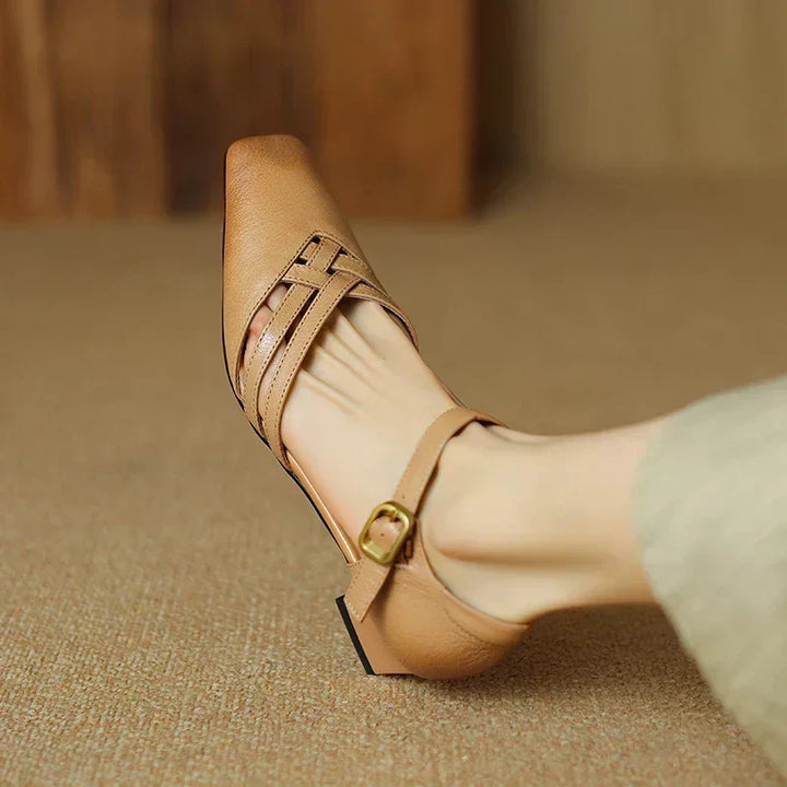 Zoe Glade Elegant Pumps by Doramela