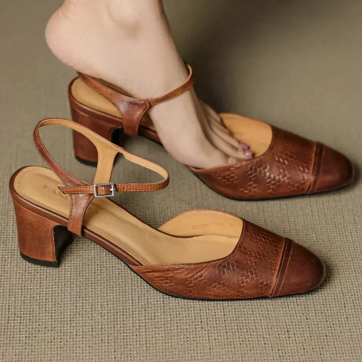 Skye Dove Classic Pumps by Doramela