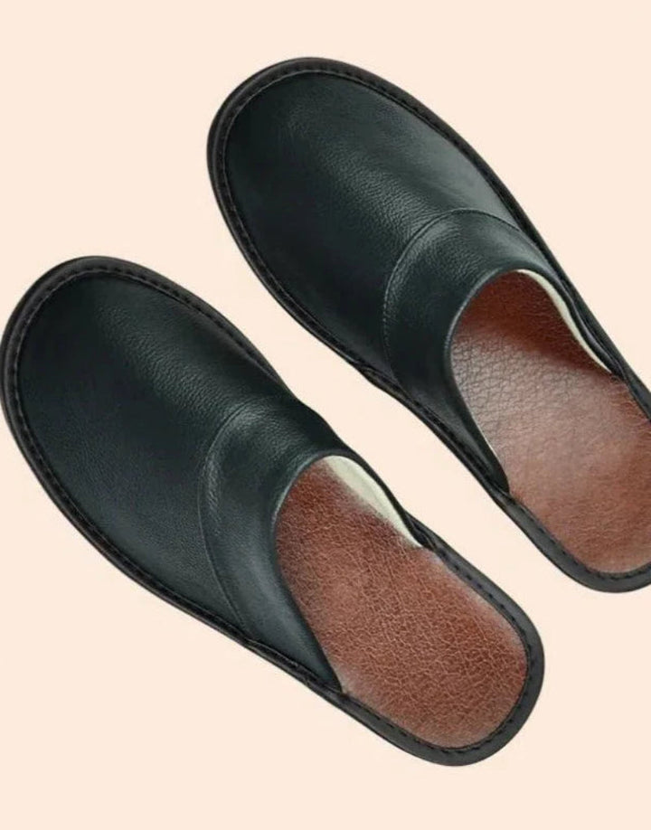 Sage Gardenia Indoor Slippers – Black