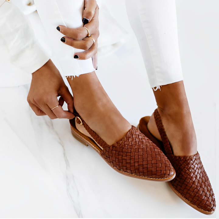 Kinsley Pavilion Slingback Flats – Brown
