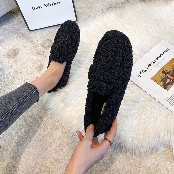 Tatum Gardenia Indoor Slippers – Black